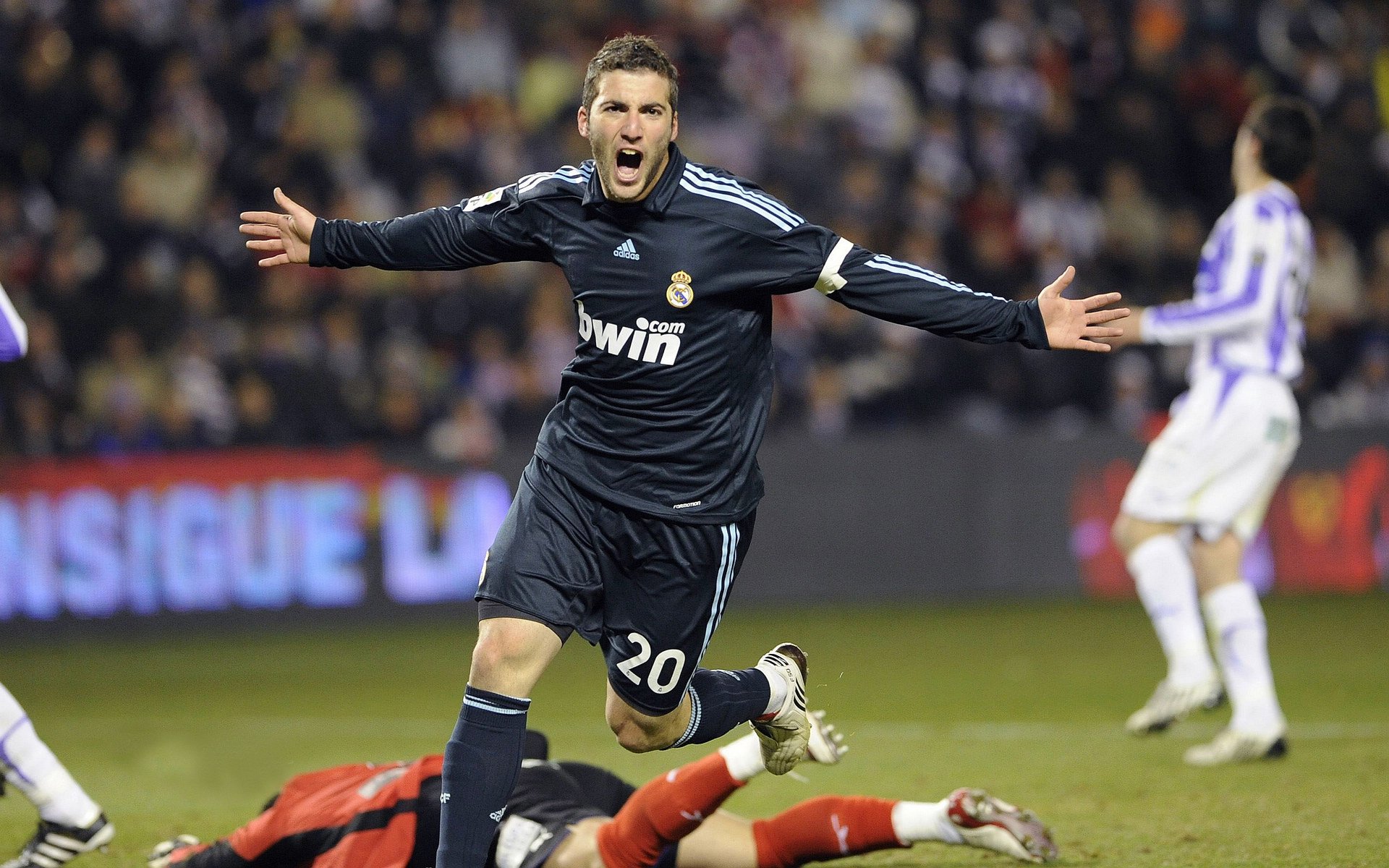 《Ning：电竞的坚持和梦想，奋战至今从未放弃》，电竞辛苦