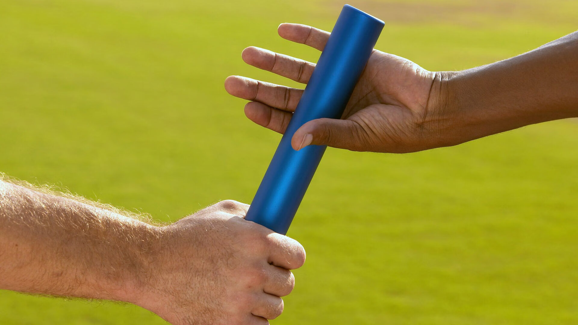 史上“最硬核”防守：他连续多场封堵对手得分线，成为比赛中的“黑暗骑士”！